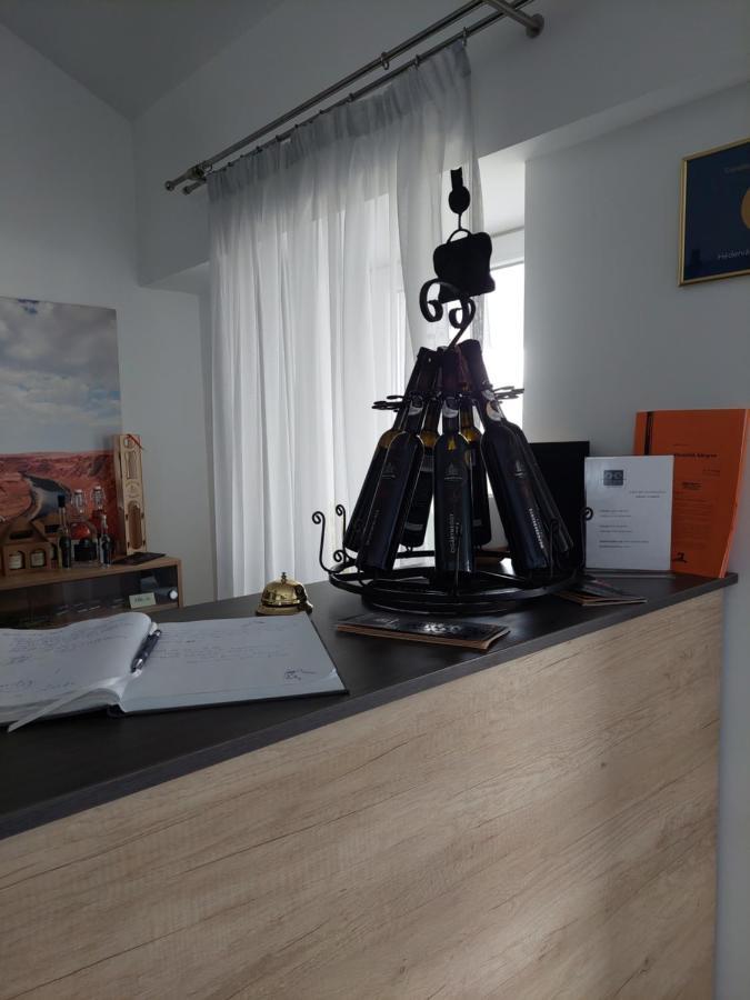 Hédervár 海勒瓦利洛瓦斯旅馆酒店 外观 照片